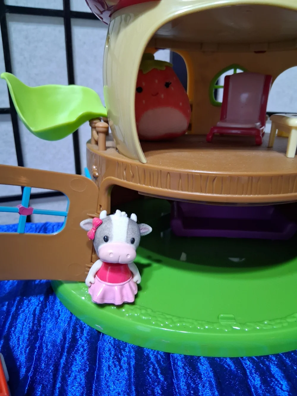 Treehouse cute playset